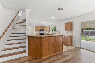 1629 Withers Way in Krum, TX - Building Photo - Building Photo