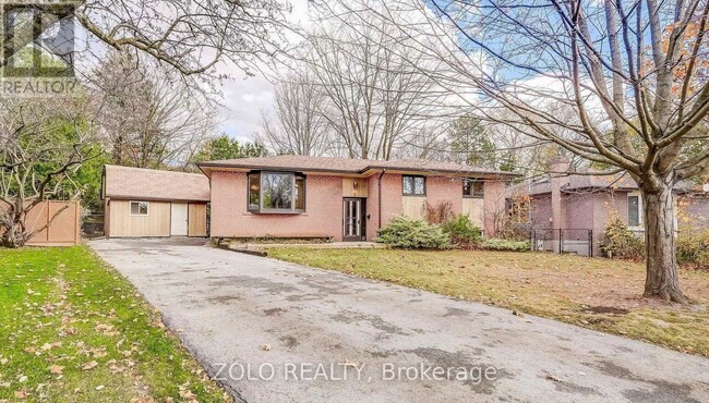 property at 5 Cabot Ct