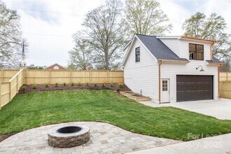 5024 Gilchrist Rd in Charlotte, NC - Building Photo - Building Photo
