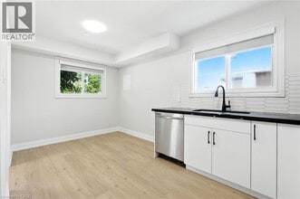 929 Upper Ottawa St in Hamilton, ON - Building Photo - Building Photo