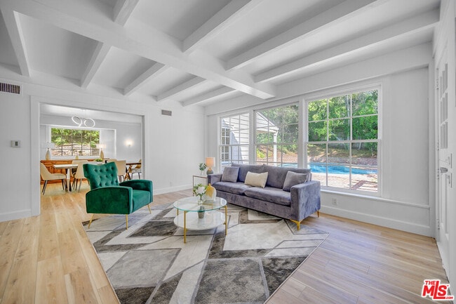 property at 926 N Alpine Dr