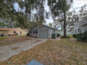 2703 Lorraine Dr in Leesburg, FL - Building Photo - Building Photo