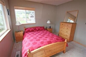 7892 Zion Pl SE in Port Orchard, WA - Foto de edificio - Building Photo