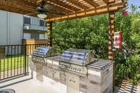 Creekside Villas at Clear Lake Apartments photo'