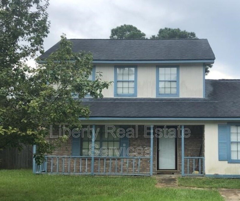 709 Edgewood Ct in Hinesville, GA - Foto de edificio