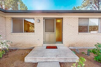 3208 Texas St NE in Albuquerque, NM - Foto de edificio - Building Photo