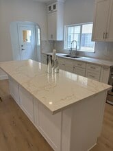 1062 S Shenandoah St, Unit 1062 in Los Angeles, CA - Building Photo - Building Photo