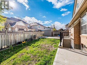 20 Penn Dr in Brampton, ON - Building Photo - Building Photo