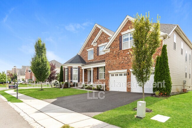 17 Greylynne Dr in Monroe Township, NJ - Building Photo - Building Photo
