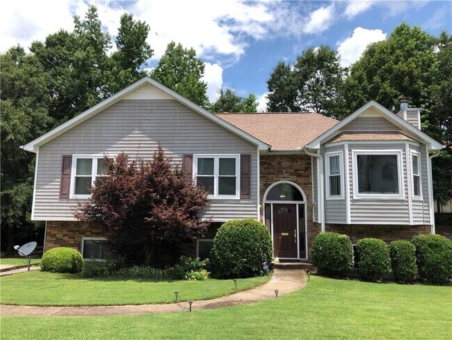 property at 5955 Graywood Cir SE