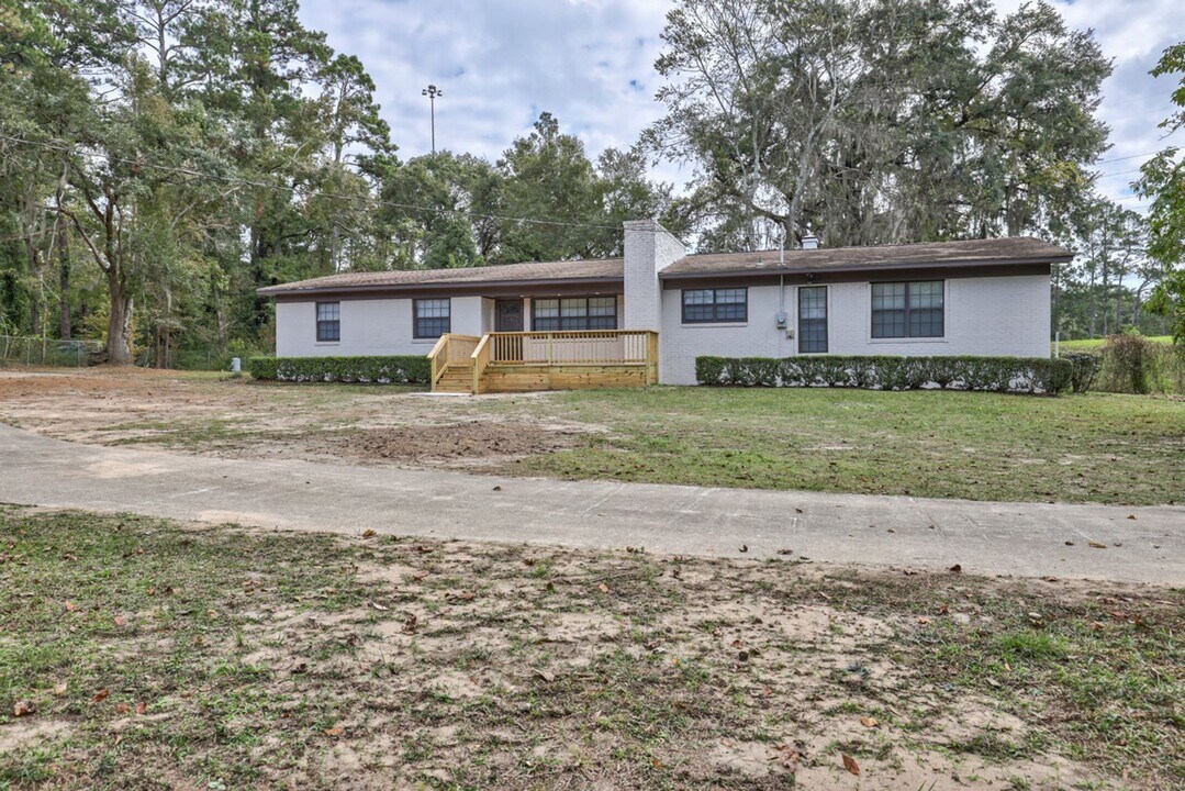 2961 Lakeshore Dr in Tallahassee, FL - Building Photo