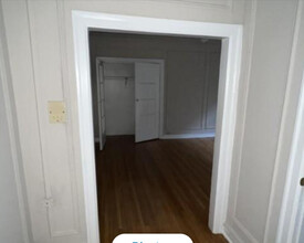 1321 W Estes Ave, Unit STUDIO in Chicago, IL - Foto de edificio - Building Photo