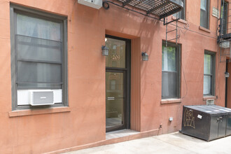 209 E 88th St in New York, NY - Building Photo - Building Photo