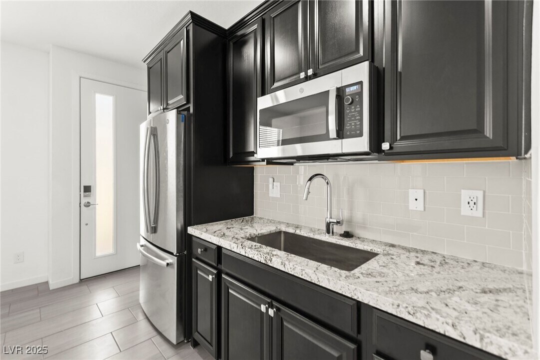 767 Tallgrass St in Las Vegas, NV - Foto de edificio