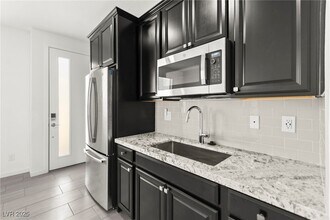 767 Tallgrass St in Las Vegas, NV - Building Photo - Building Photo