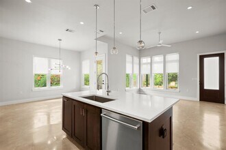 2101 Greenwood Ave in Austin, TX - Building Photo - Building Photo