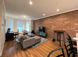 5 Marney St, Unit 2 in Cambridge, MA - Building Photo - Building Photo