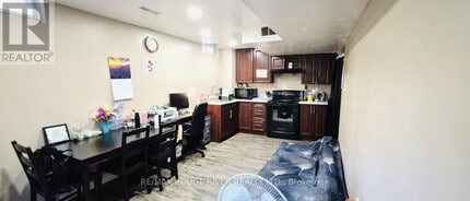 43 Blue Lagoon Ct in Toronto, ON - Building Photo - Building Photo