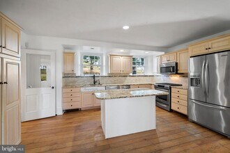 1025 N Chatham Rd in Coatesville, PA - Building Photo - Building Photo
