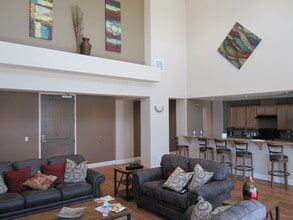 Palmer Villas Apartments in Huron, CA - Foto de edificio - Building Photo