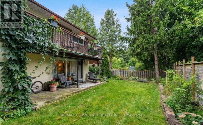 109 Thicketwood Dr