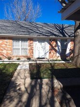 955 Roaring Springs Rd in Fort Worth, TX - Building Photo - Building Photo