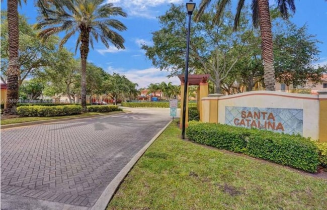 1212 Santa Catalina Ln