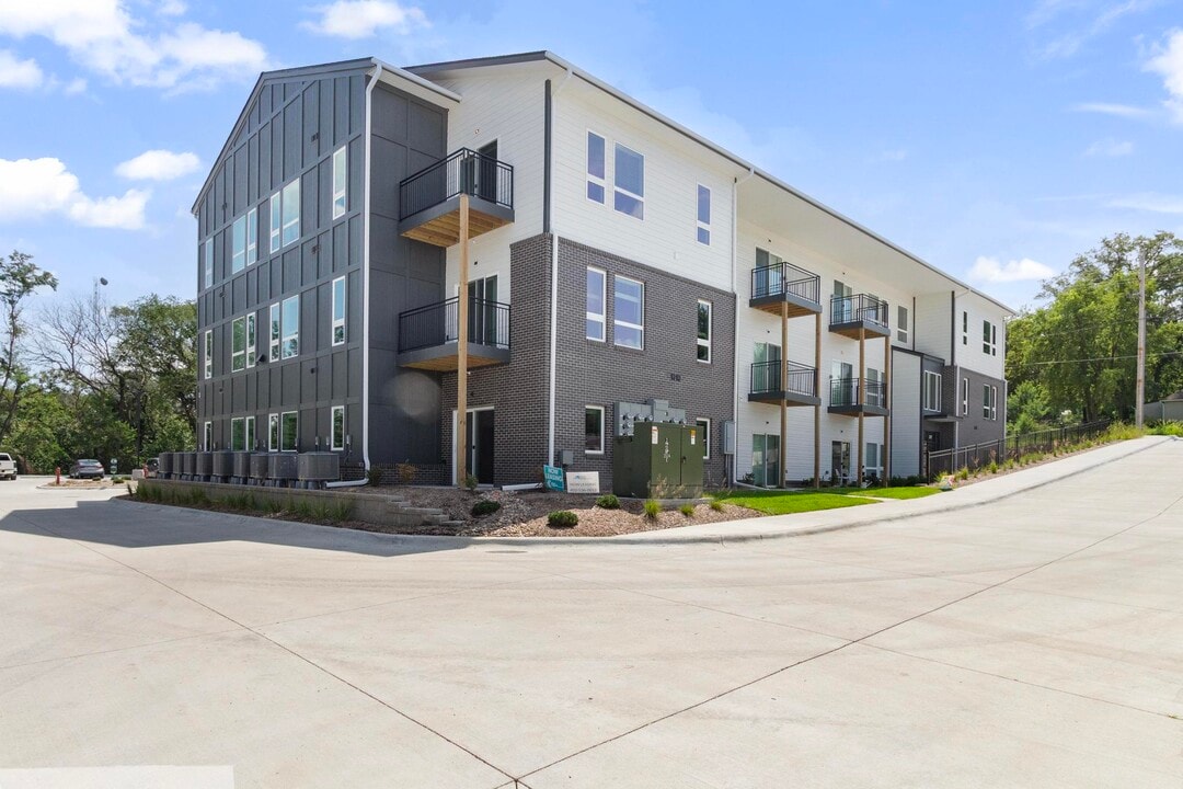 Oxbow Crossing in Ashland, NE - Foto de edificio