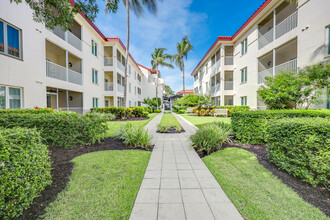 221 9th St S in Naples, FL - Building Photo - Building Photo
