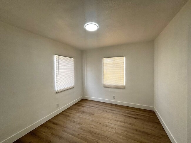 4701 S Figueroa St in Los Angeles, CA - Building Photo - Building Photo