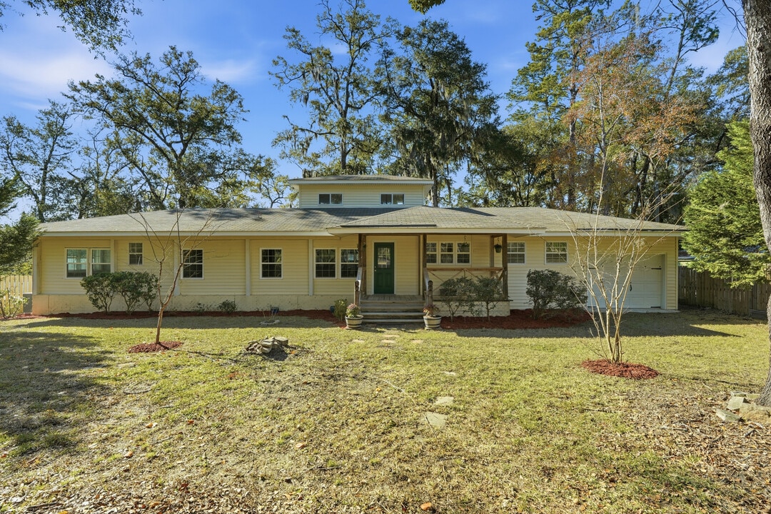 413 Pine Ridge Dr in Ellabell, GA - Building Photo