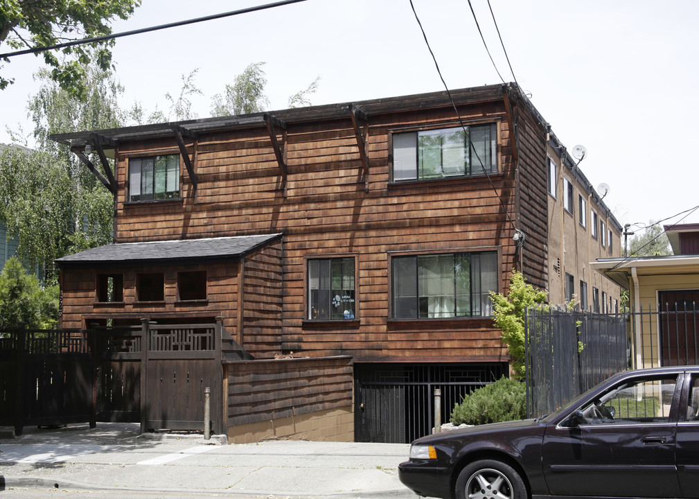 1623 Alcatraz Ave in Berkeley, CA - Building Photo