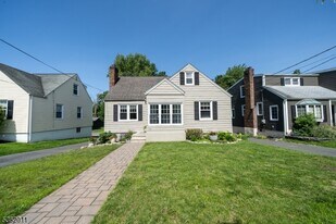 68 Derwent Ave in Verona, NJ - Building Photo