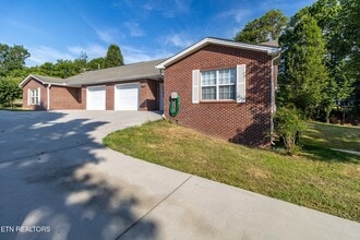 4622 Ventura Dr in Knoxville, TN - Foto de edificio - Building Photo