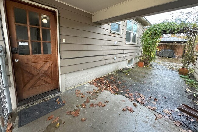1825 Fourth St-Unit -Apt 2 in Marysville, WA - Building Photo - Building Photo