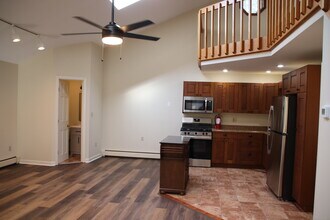 3 Maple St in Milford, CT - Building Photo - Building Photo