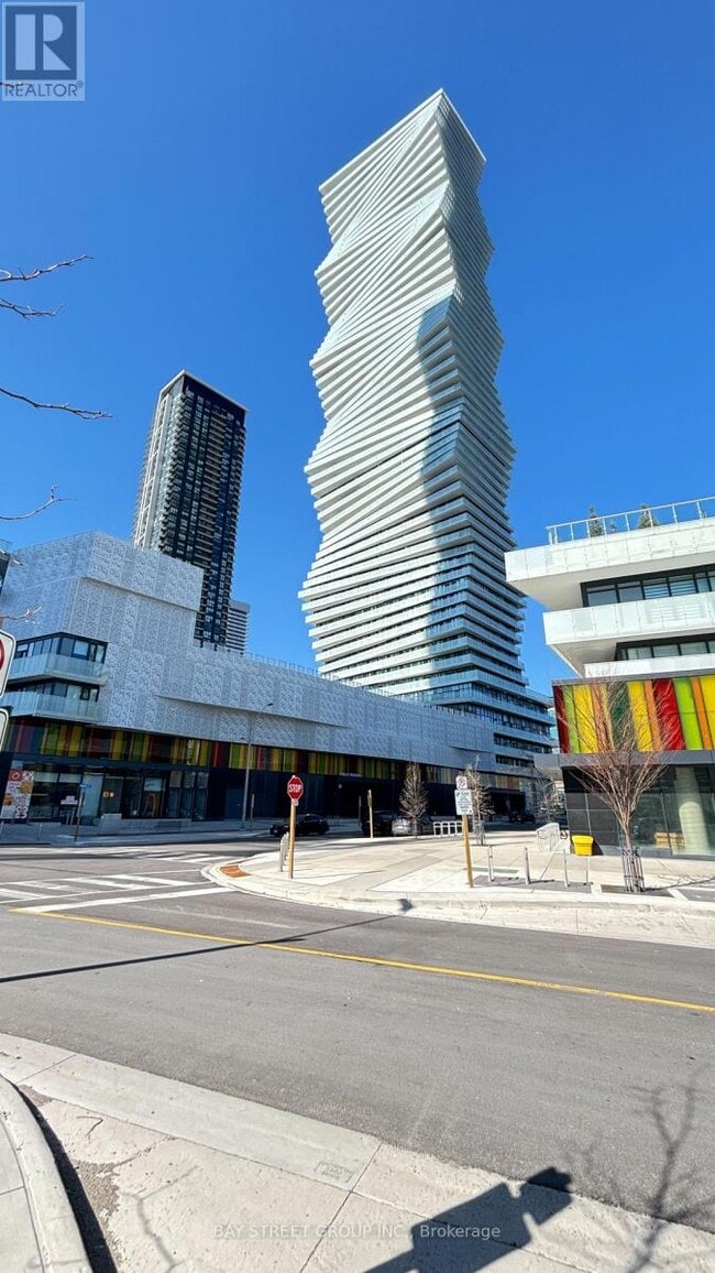 3900 Confederation Pkwy in Mississauga, ON - Building Photo - Building Photo