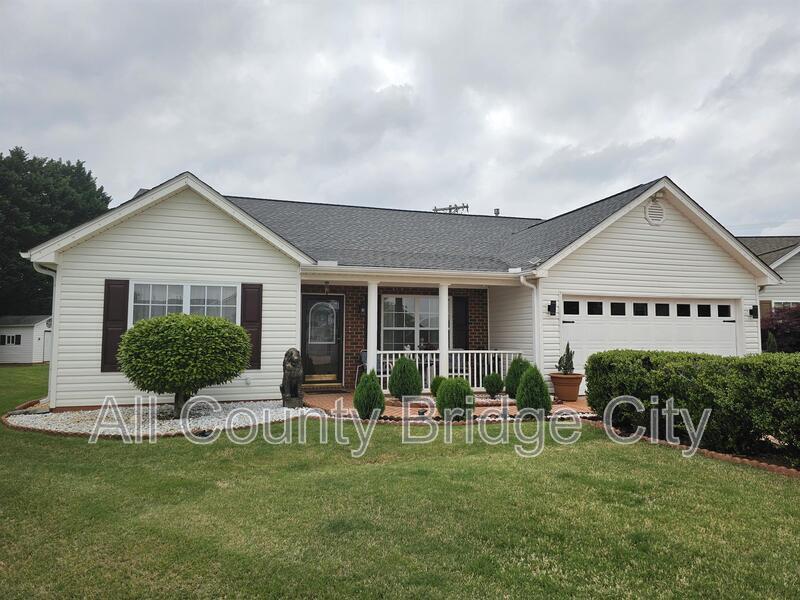 109 Brigantine Ln in Greer, SC - Building Photo