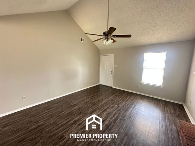 4479 Shadow Creek St in Memphis, TN - Building Photo - Building Photo