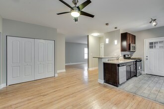 840 E 53rd St-Unit -840-02 in Chicago, IL - Foto de edificio - Building Photo