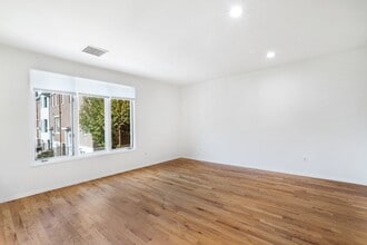 92 E Blackwell St in Dover, NJ - Building Photo - Building Photo