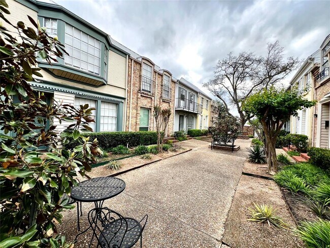 3008 Brockbank Ct in Dallas, TX - Building Photo - Building Photo