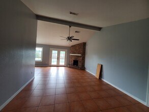 1595 S Louisiana Ave in Rosepine, LA - Foto de edificio - Building Photo