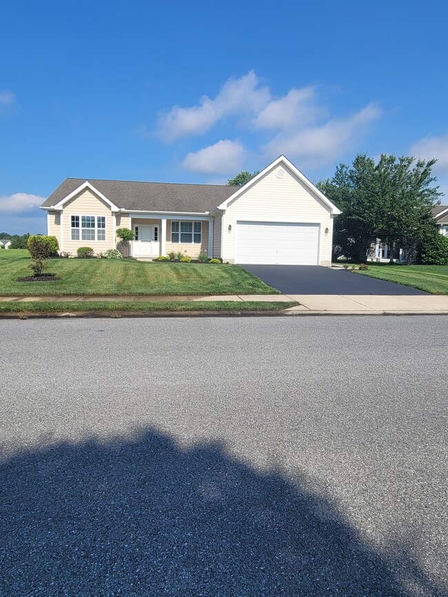 32818 Almwick Ln