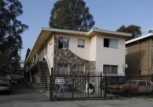 2363 Humboldt Ave in Oakland, CA - Foto de edificio - Building Photo