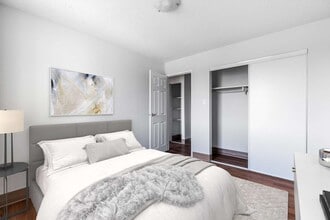 4501 37 St NW in Calgary, AB - Building Photo - Building Photo