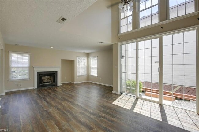 708 Fallcreek Run in Chesapeake, VA - Foto de edificio - Building Photo