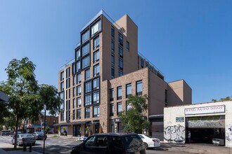 781 Metropolitan Ave in Brooklyn, NY - Building Photo - Building Photo