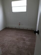 140 N Pleasant Ave in Lowell, MI - Building Photo - Building Photo