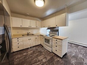 3925 E 9th Ave in Anchorage, AK - Building Photo - Building Photo